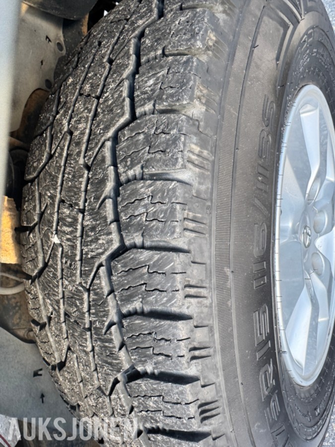 2010 Toyota HILUX 2.5-144 D 4WD, HØY OG LAVSERIE, HENGERFESTE, PLANTOPP