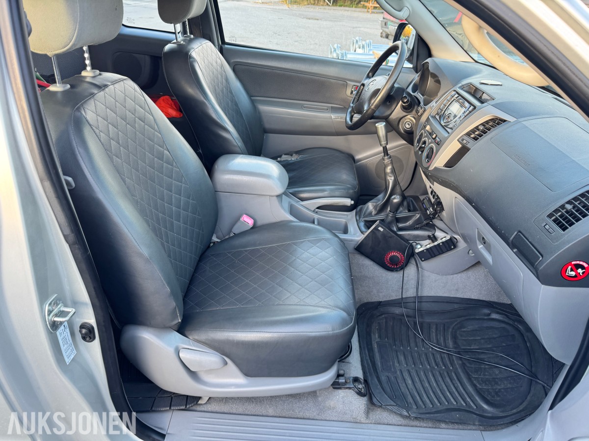 2010 Toyota HILUX 2.5-144 D 4WD, HØY OG LAVSERIE, HENGERFESTE, PLANTOPP