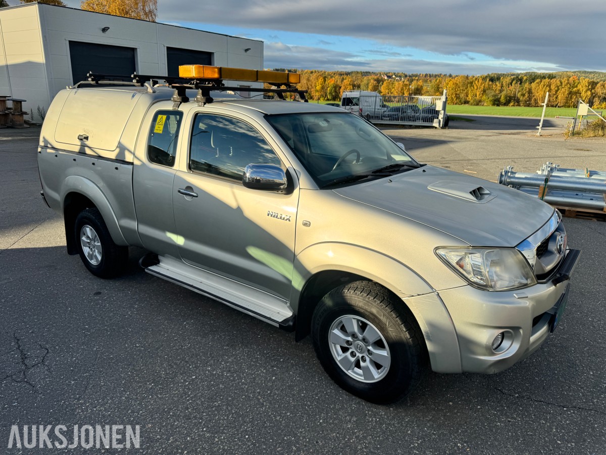 2010 Toyota HILUX 2.5-144 D 4WD, HØY OG LAVSERIE, HENGERFESTE, PLANTOPP
