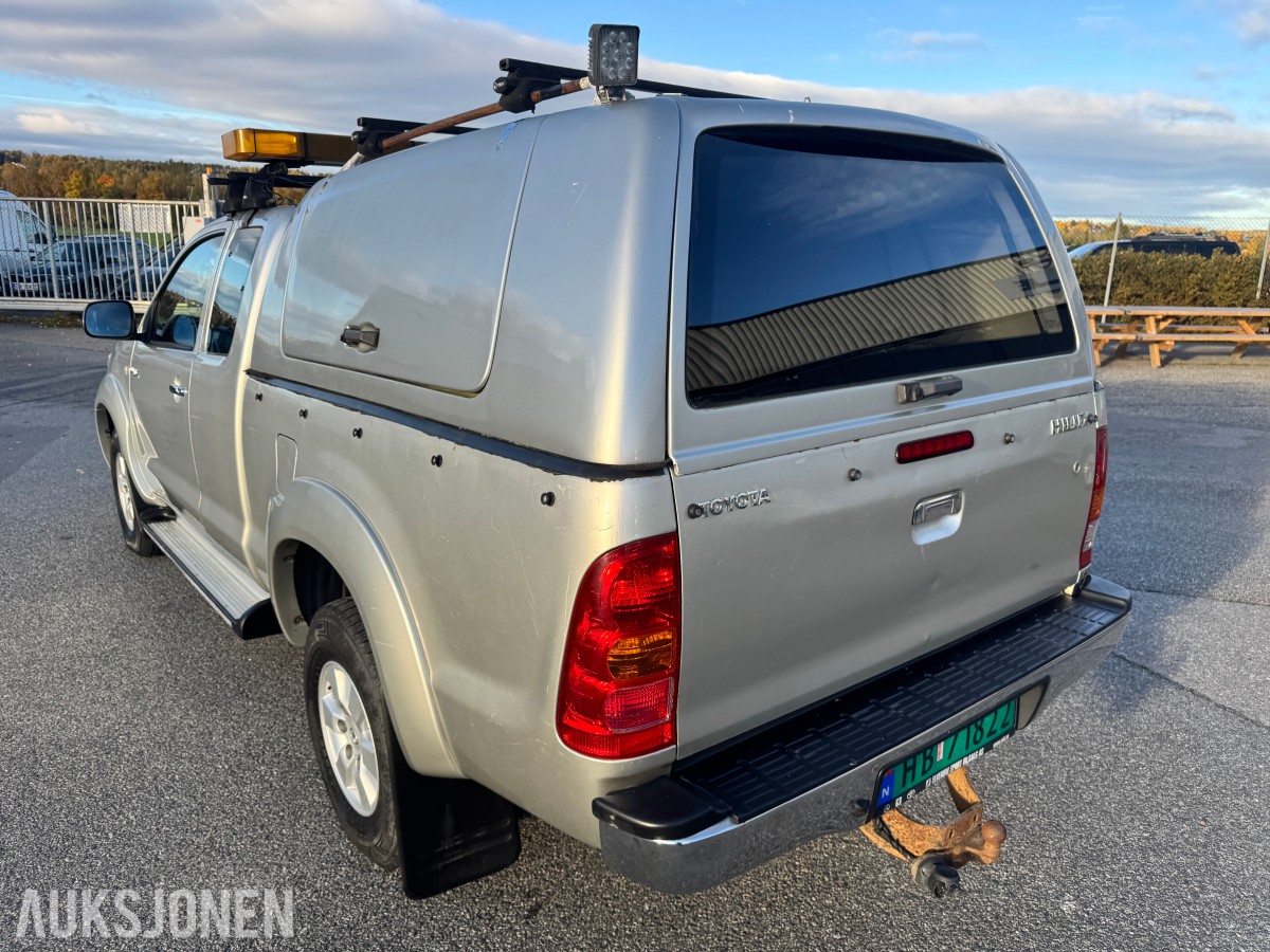 2010 Toyota HILUX 2.5-144 D 4WD, HØY OG LAVSERIE, HENGERFESTE, PLANTOPP
