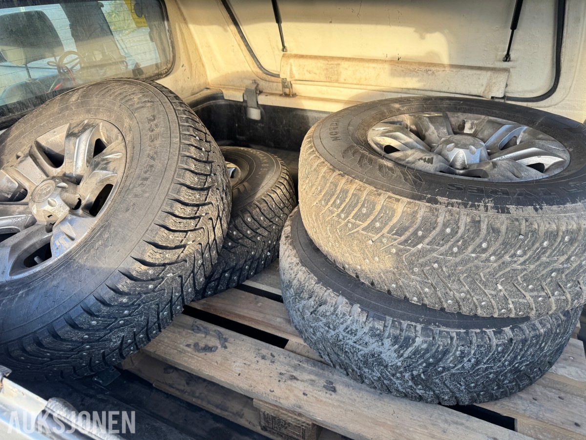 2010 Toyota HILUX 2.5-144 D 4WD, HØY OG LAVSERIE, HENGERFESTE, PLANTOPP