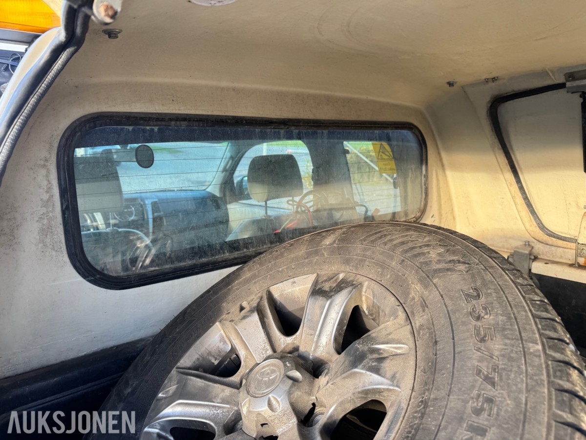2010 Toyota HILUX 2.5-144 D 4WD, HØY OG LAVSERIE, HENGERFESTE, PLANTOPP