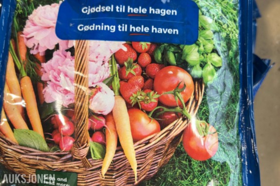 16 sekker 3,5 kg Trim Blå hagegjødsel / fullgjødsel passer til hele hagen!