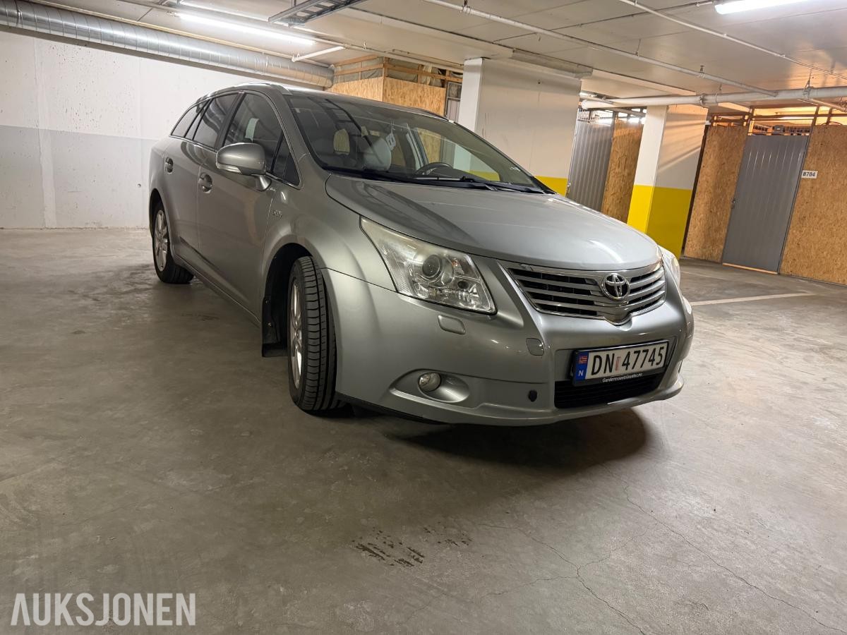 2010 Toyota Avensis 2.2 150hk automat cruisekontroll keyless eu ok 04.2028