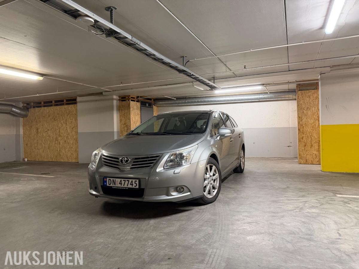 2010 Toyota Avensis 2.2 150hk automat cruisekontroll keyless eu ok 04.2028