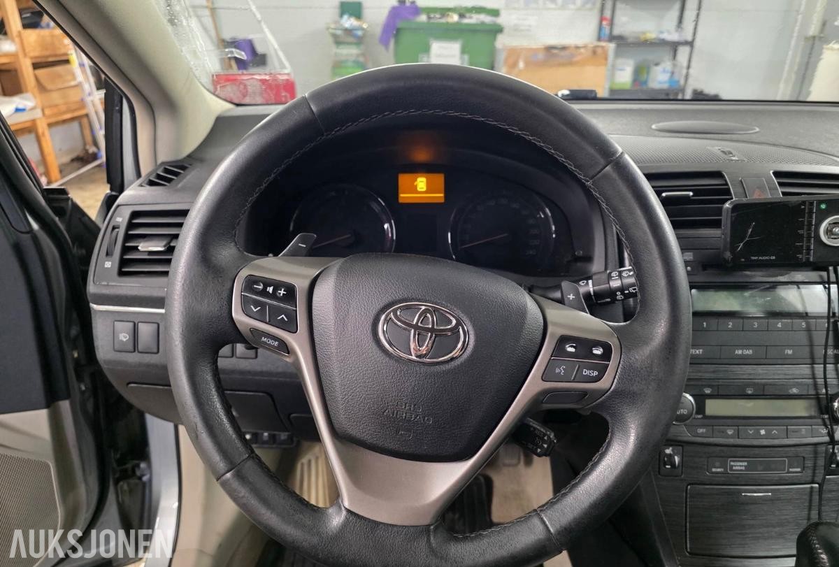 2010 Toyota Avensis 2.2 150hk automat cruisekontroll keyless eu ok 04.2028