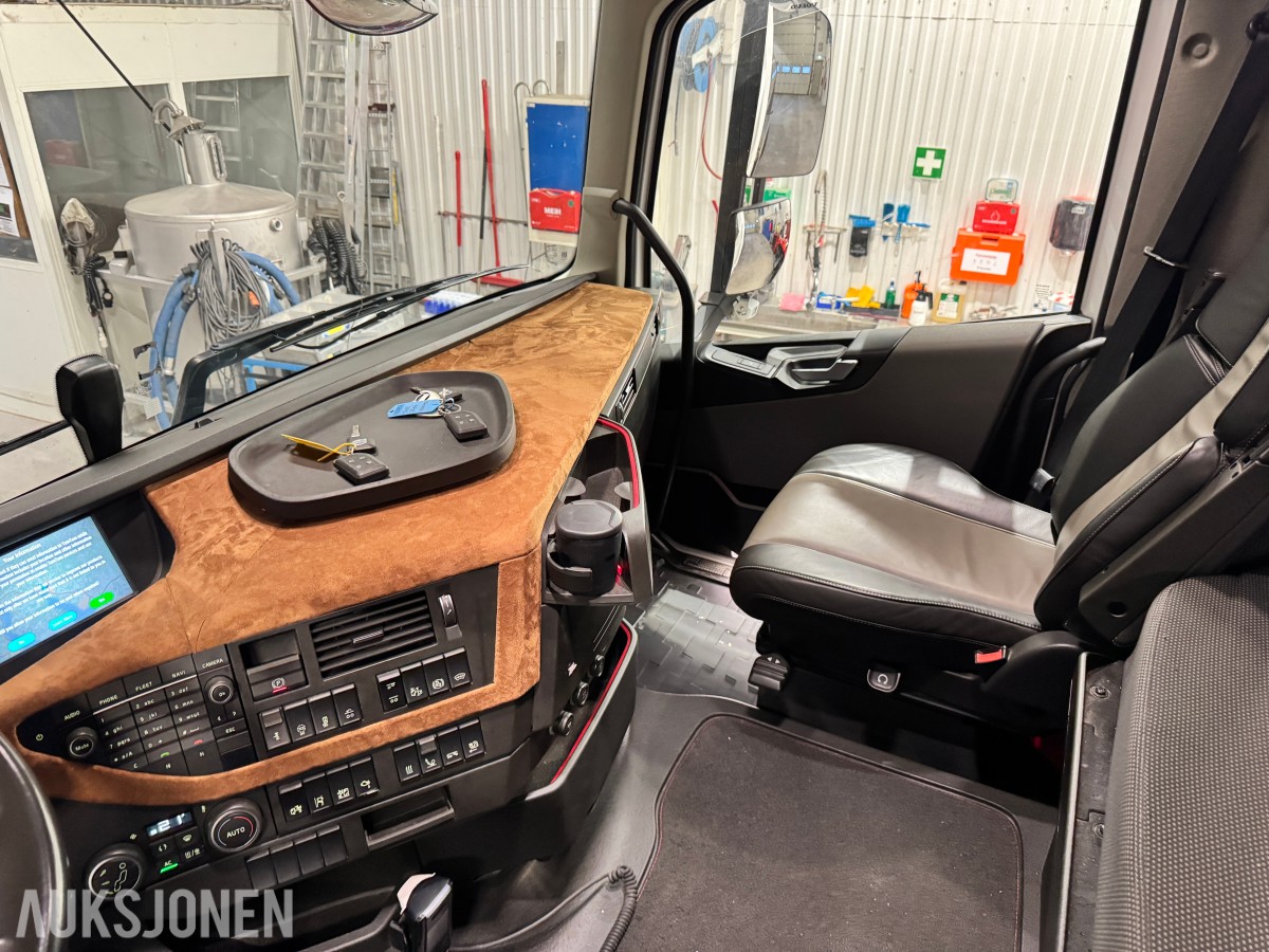 2020 Volvo FH540 tankbil med 15000 liter tank. EURO 6