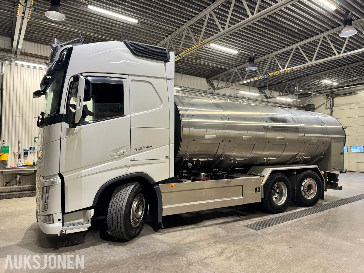 2020 Volvo FH540 tankbil med 15000 liter tank. EURO 6