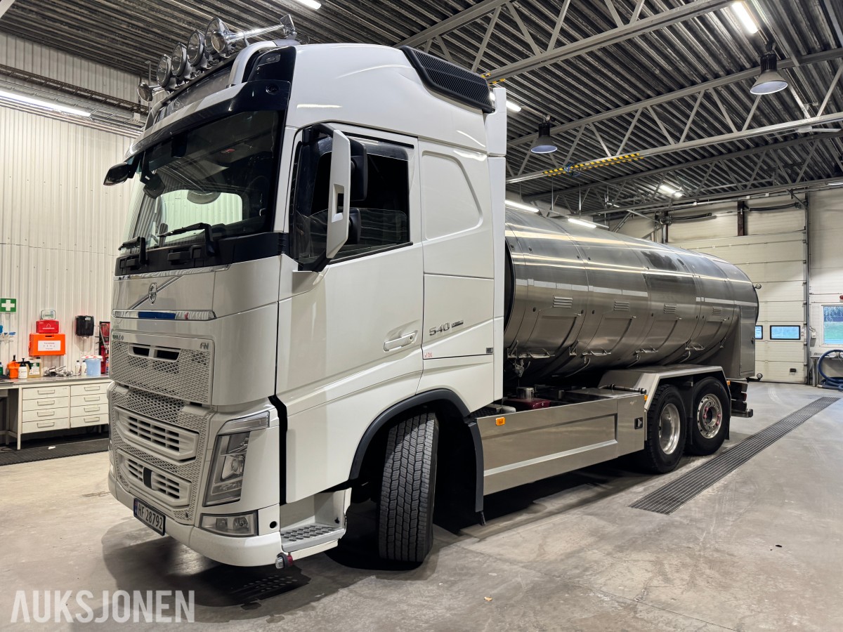 2020 Volvo FH540 tankbil med 15000 liter tank. EURO 6