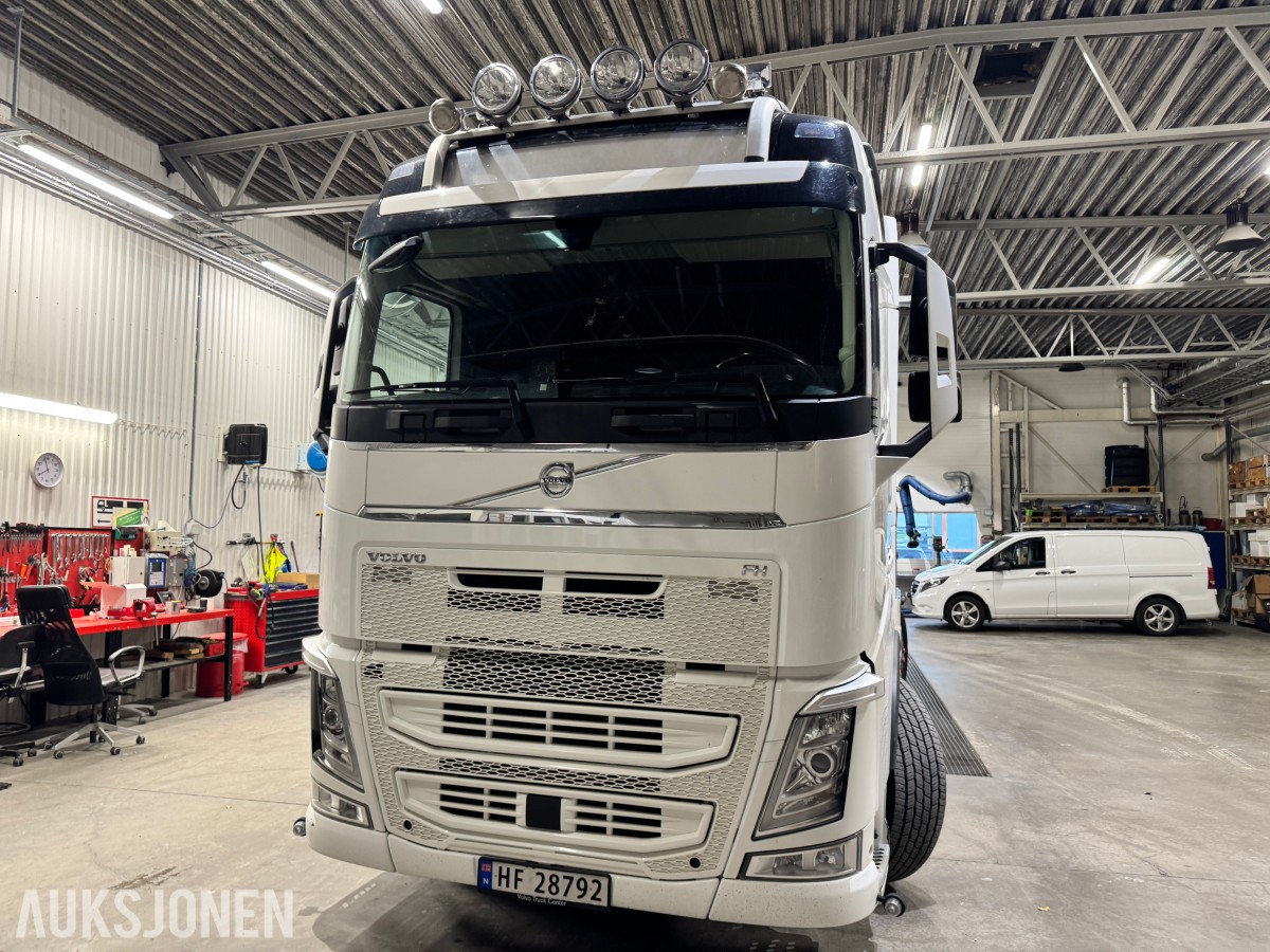 2020 Volvo FH540 tankbil med 15000 liter tank. EURO 6
