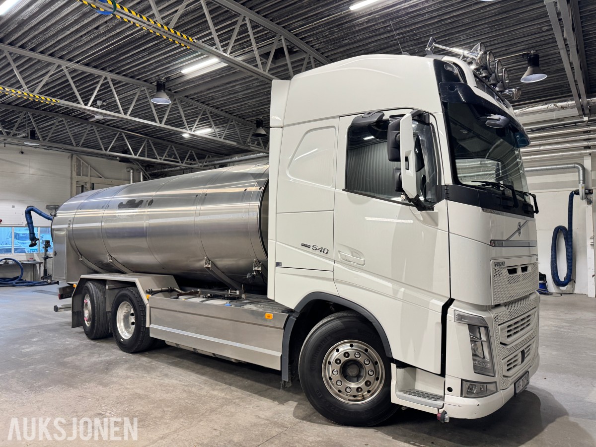 2020 Volvo FH540 tankbil med 15000 liter tank. EURO 6