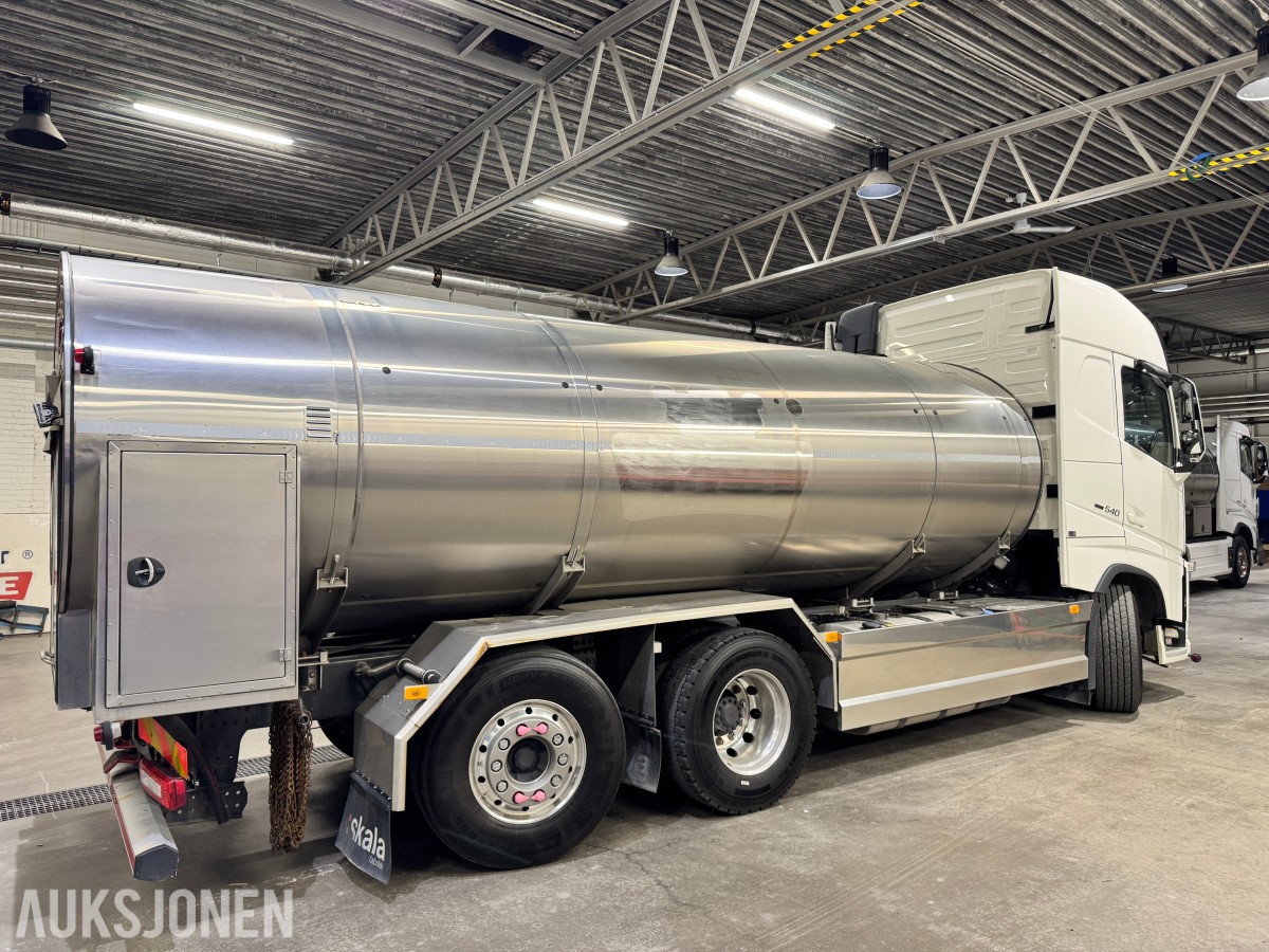 2020 Volvo FH540 tankbil med 15000 liter tank. EURO 6