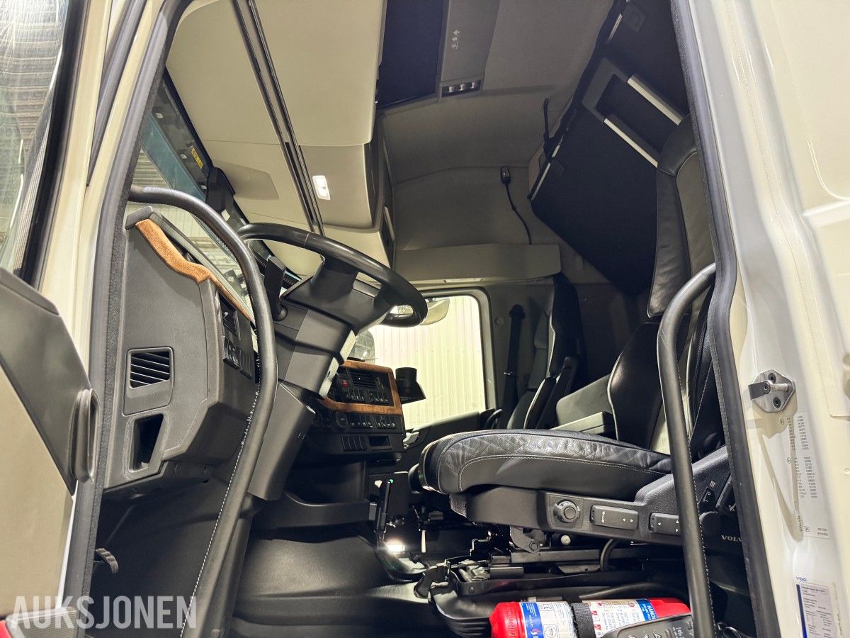 2020 Volvo FH540 tankbil med 15000 liter tank. EURO 6