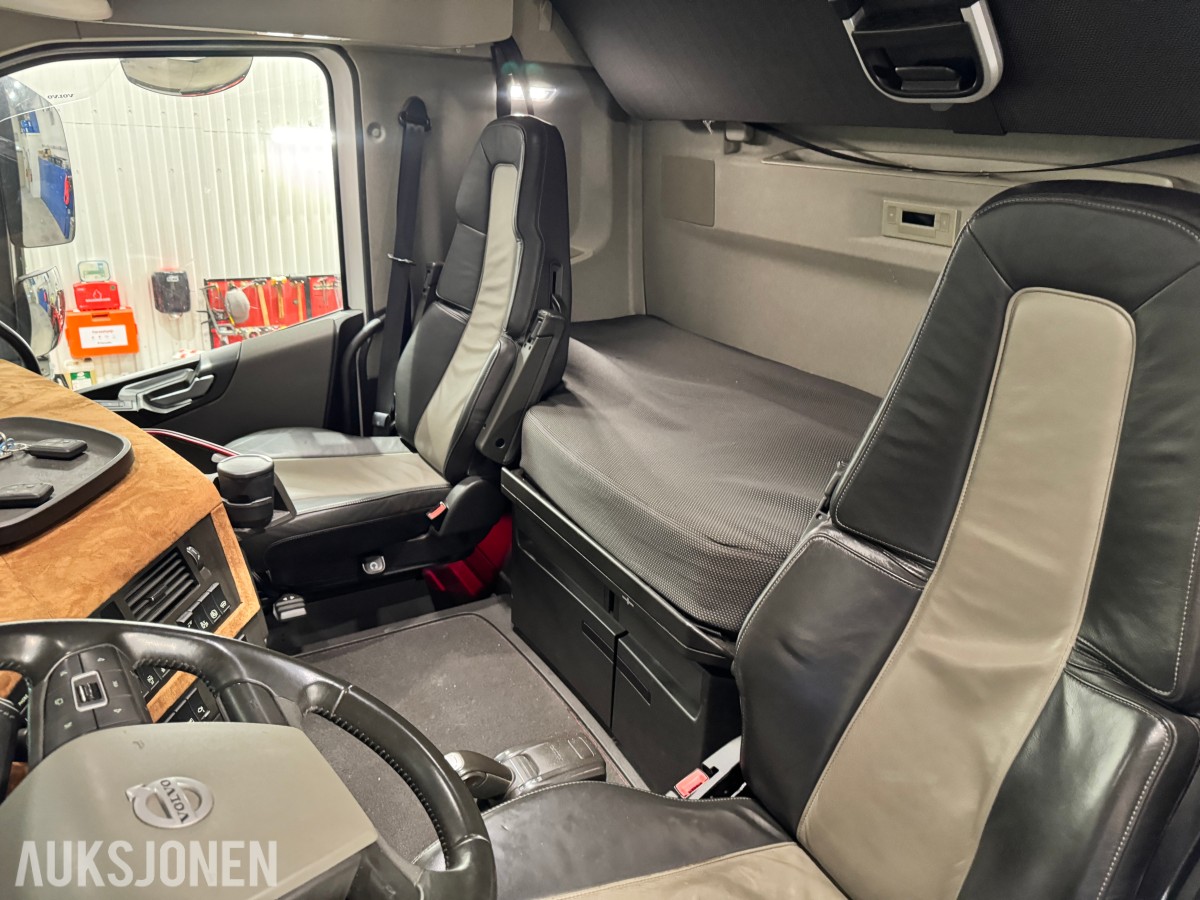 2020 Volvo FH540 tankbil med 15000 liter tank. EURO 6