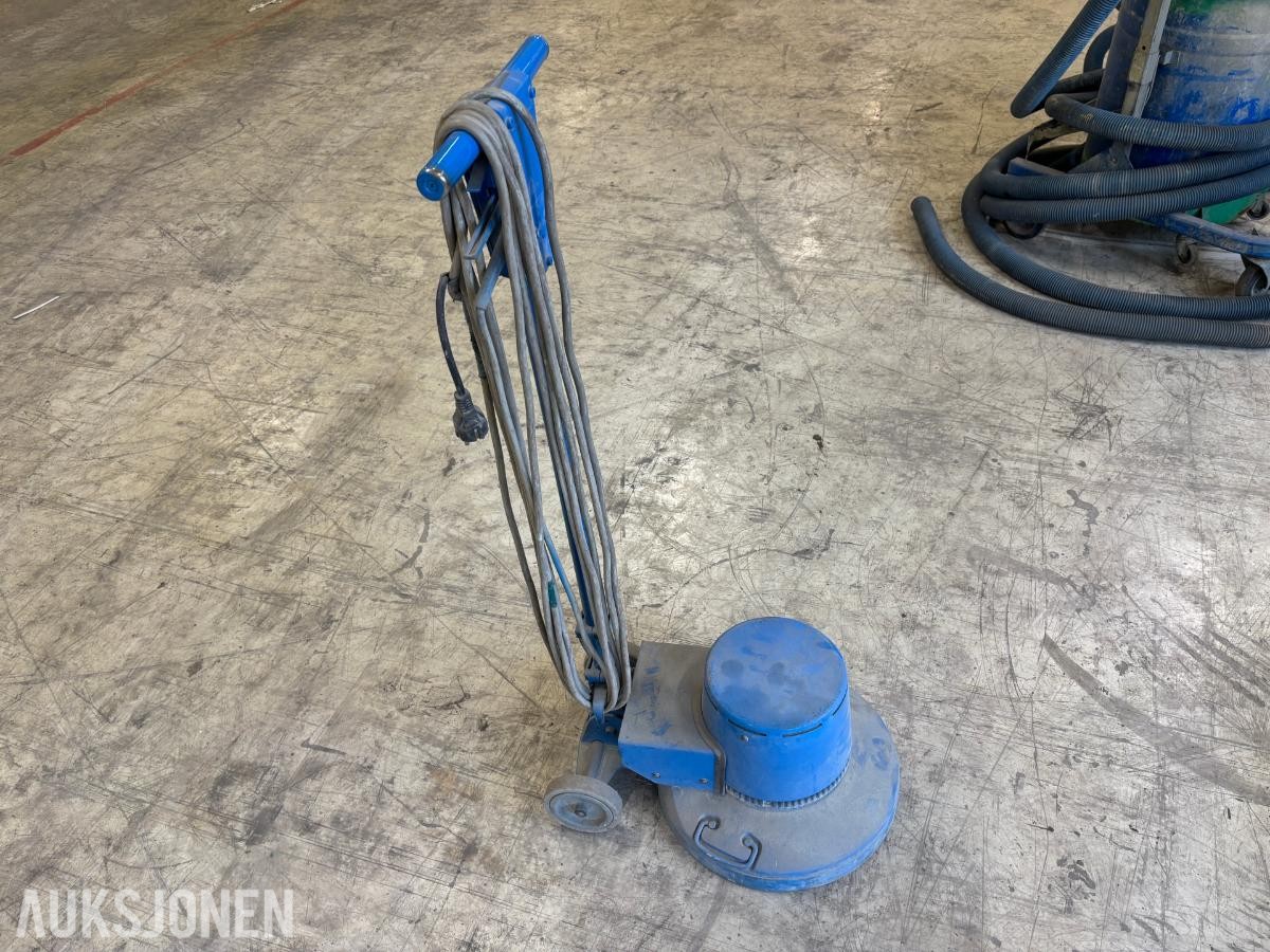 Gulvslipemaskin med slipeskive og ca. 20 sekker Scanmineral