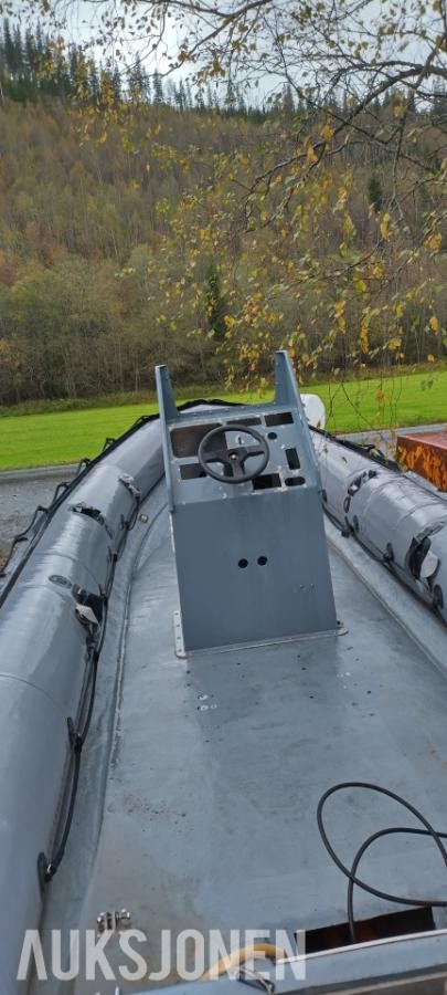 2002 Zodiac SRMN 730 rib - ingen minstepris