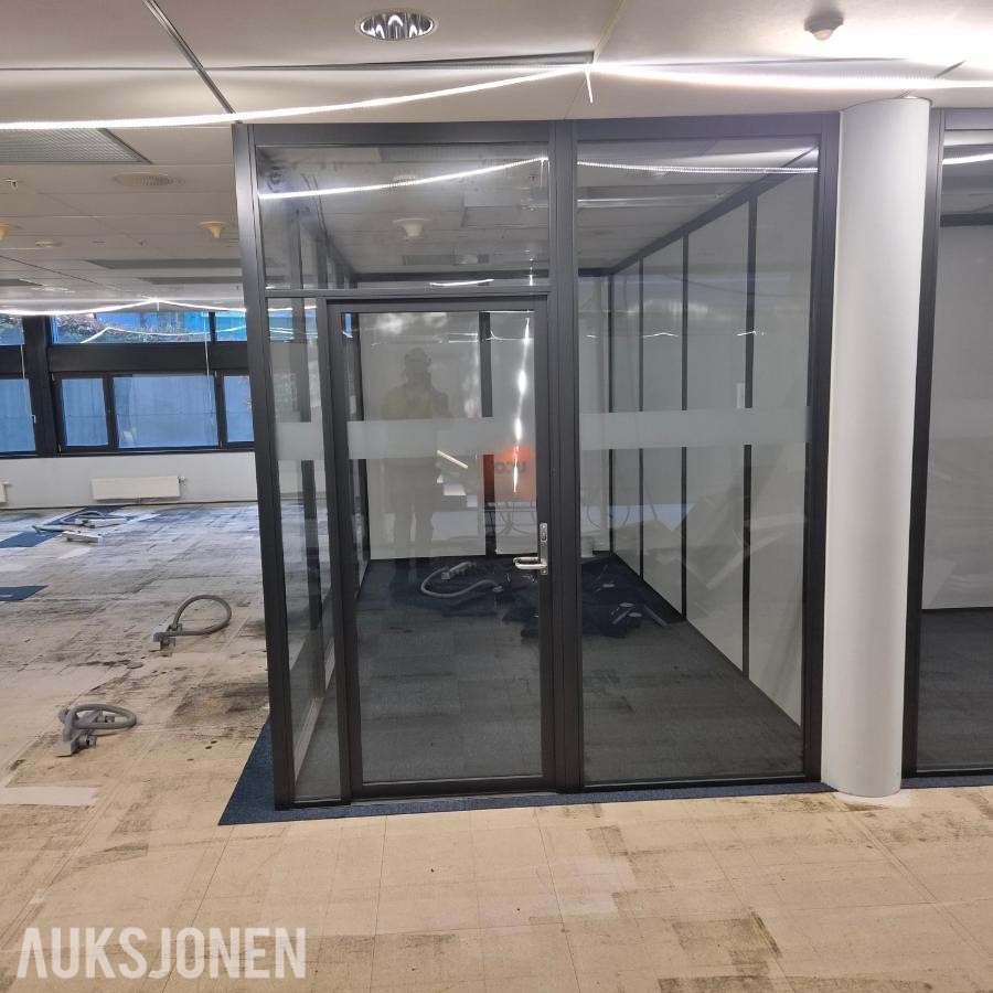 Glass vegger + glass dør Komplett kontor