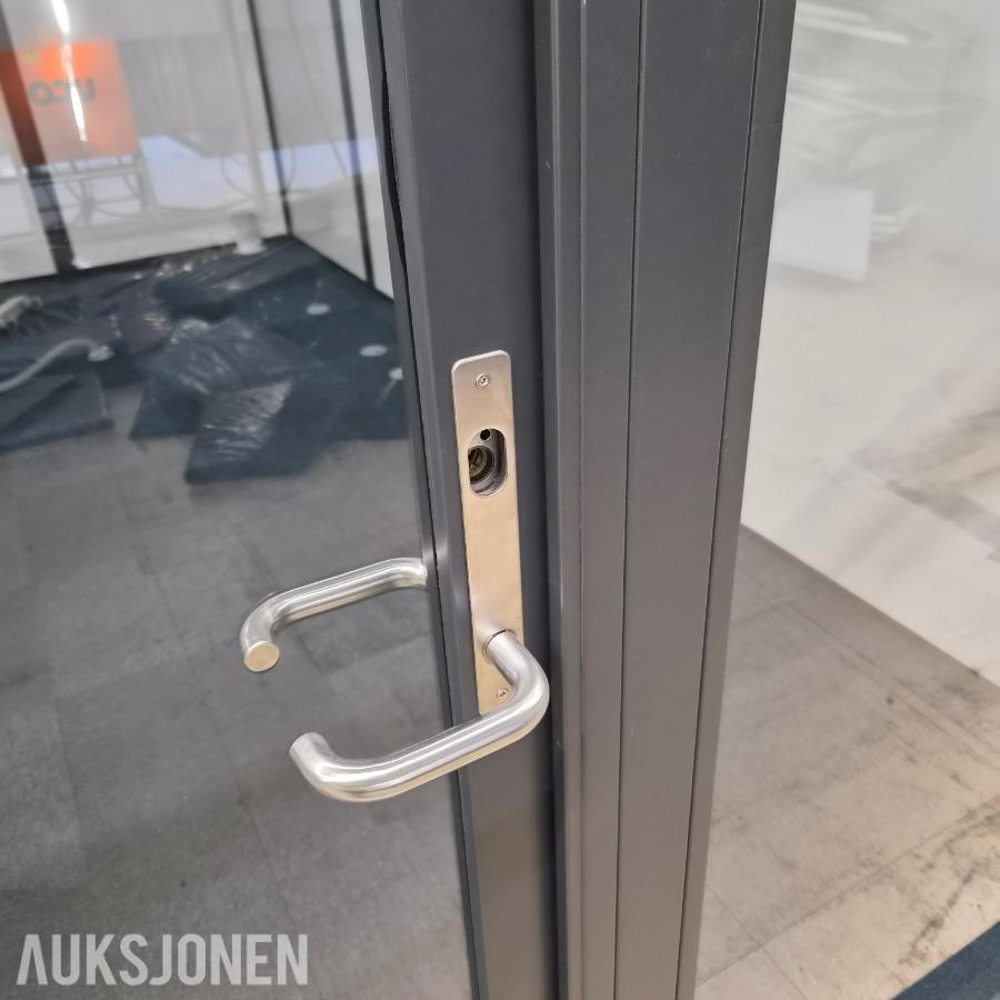 Glass vegger + glass dør Komplett kontor