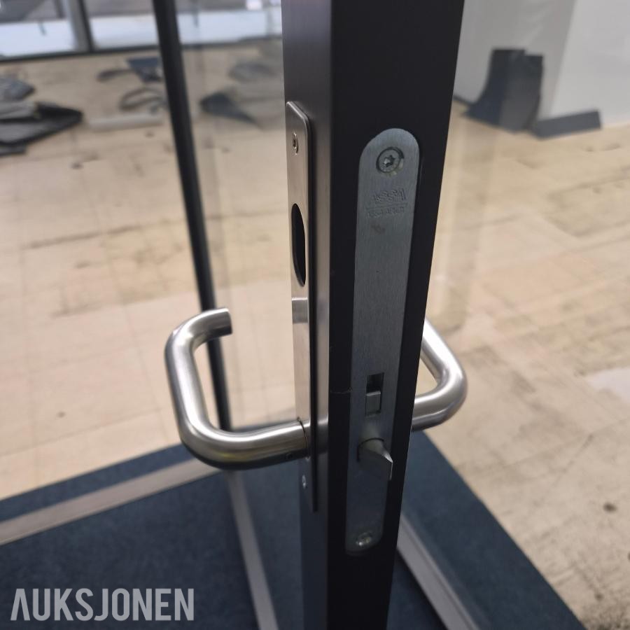 Glass vegger + glass dør Komplett kontor