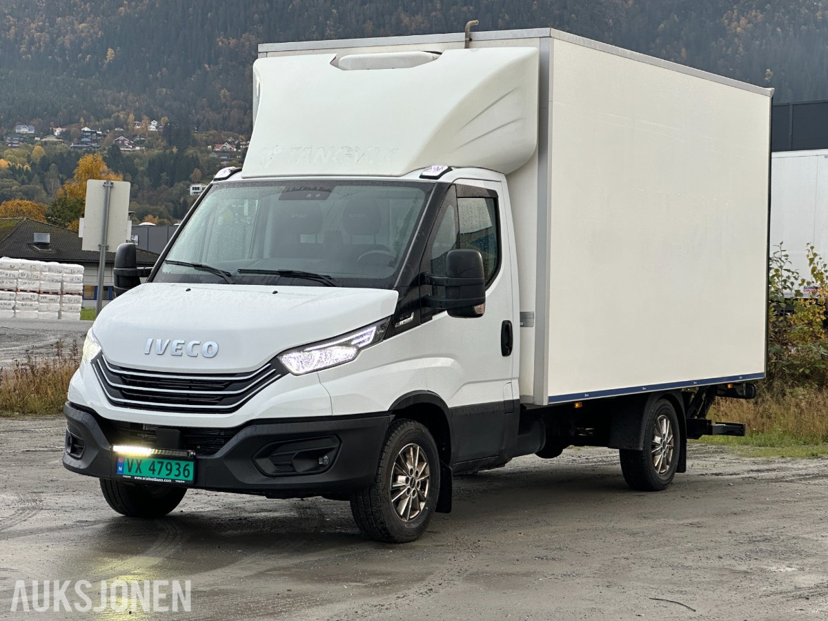 2022 Iveco Daily 35S16 skapbil, 8 paller, bakløfter, varme i skap