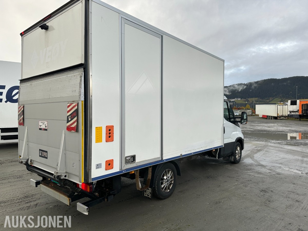 2022 Iveco Daily 35S16 skapbil, 8 paller, bakløfter, varme i skap