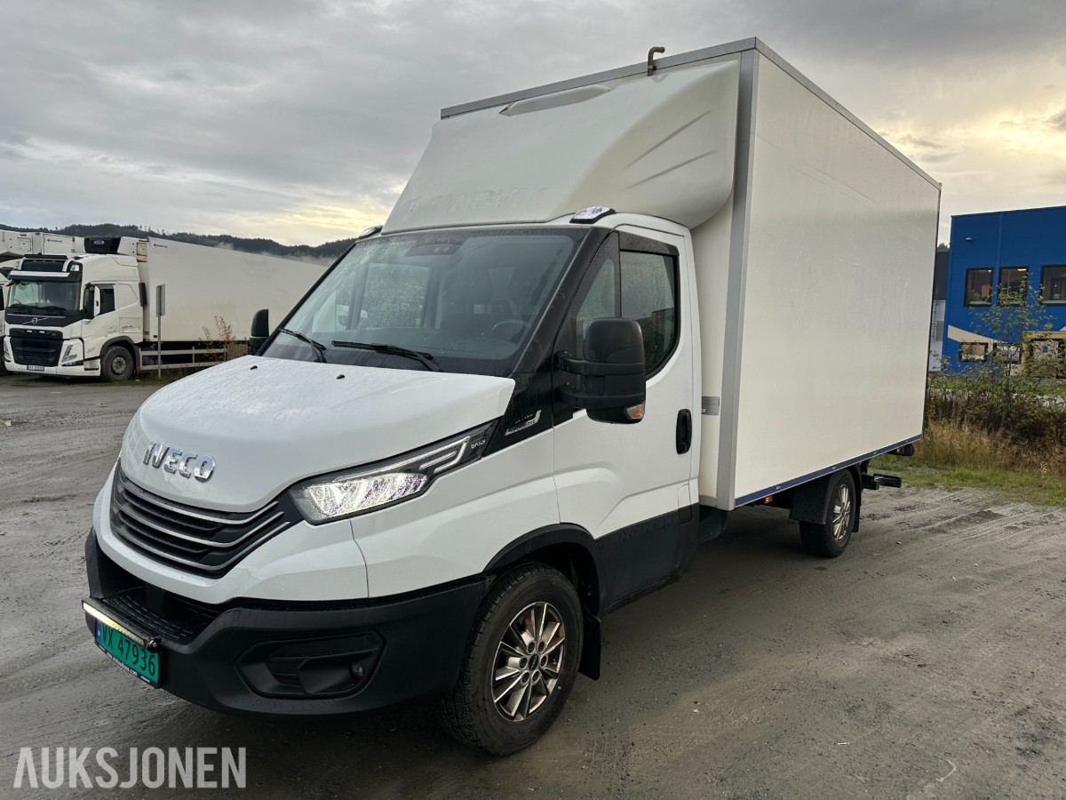 2022 Iveco Daily 35S16 skapbil, 8 paller, bakløfter, varme i skap