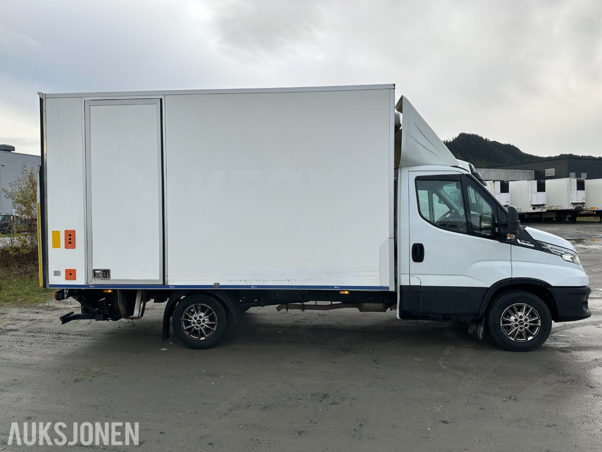 2022 Iveco Daily 35S16 skapbil, 8 paller, bakløfter, varme i skap