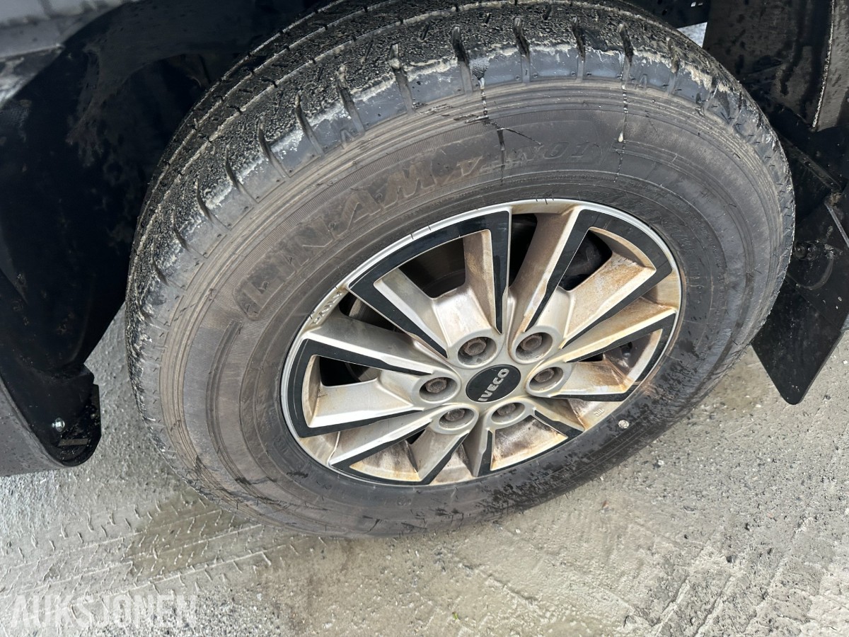 2022 Iveco Daily 35S16 skapbil, 8 paller, bakløfter, varme i skap