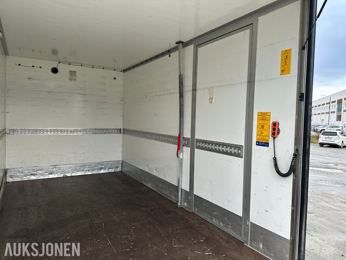 2022 Iveco Daily 35S16 skapbil, 8 paller, bakløfter, varme i skap