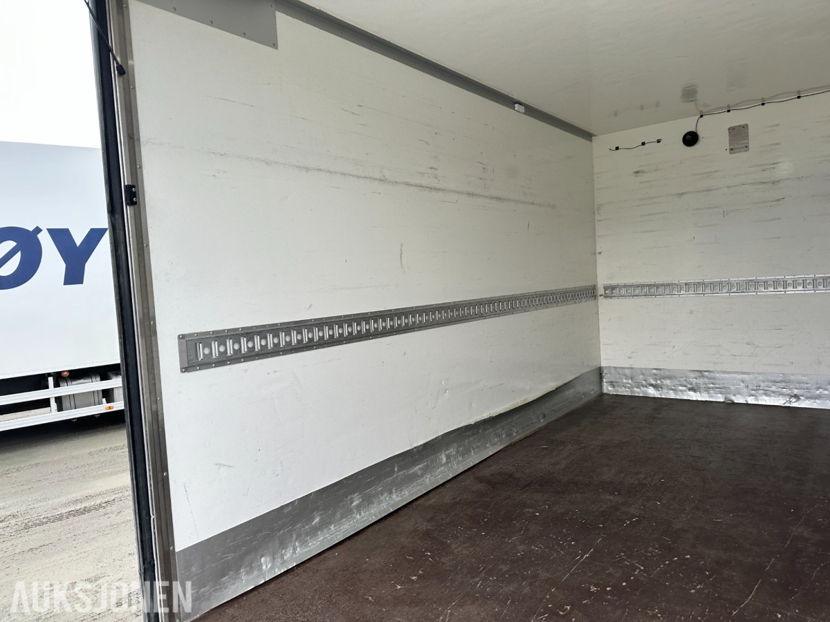 2022 Iveco Daily 35S16 skapbil, 8 paller, bakløfter, varme i skap