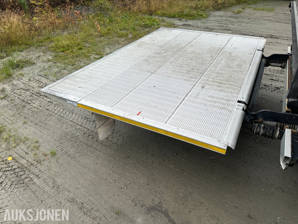 2022 Iveco Daily 35S16 skapbil, 8 paller, bakløfter, varme i skap