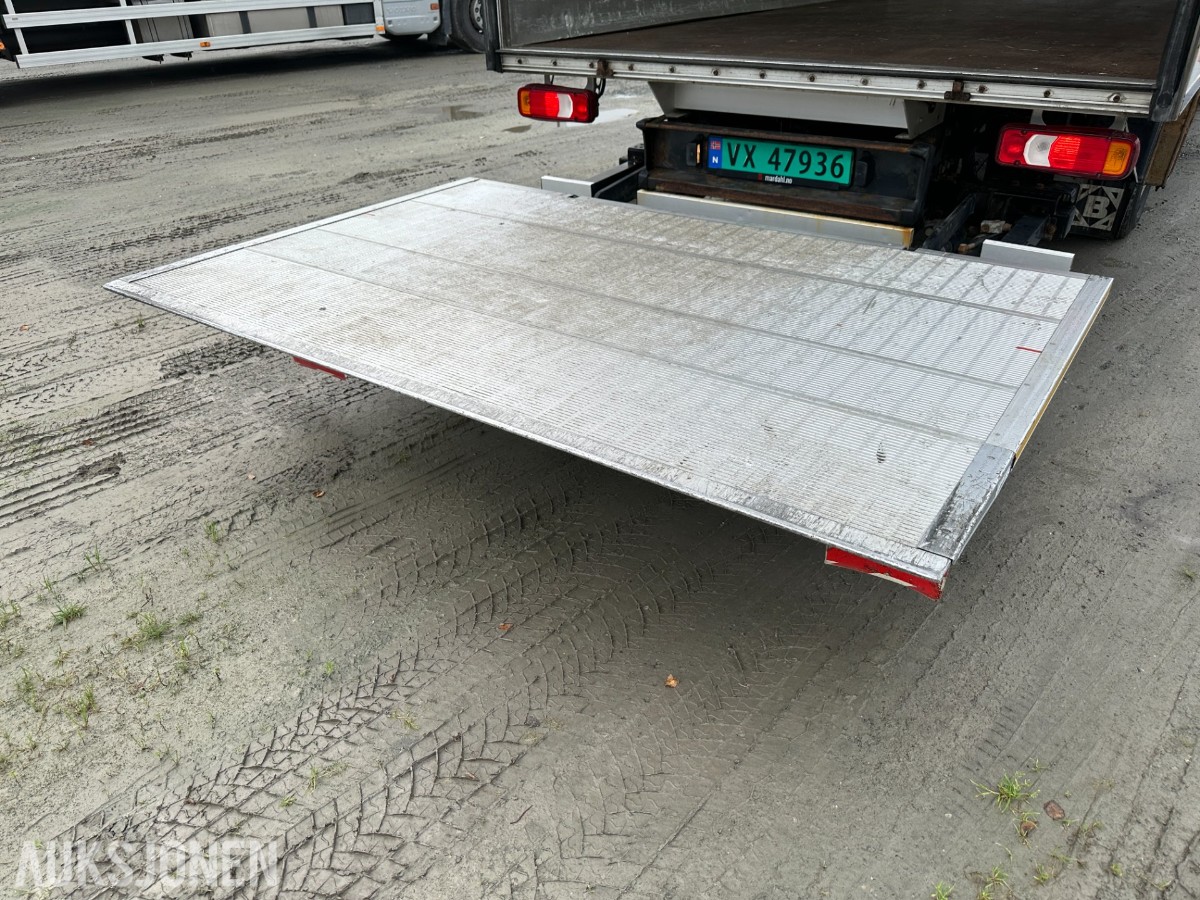 2022 Iveco Daily 35S16 skapbil, 8 paller, bakløfter, varme i skap