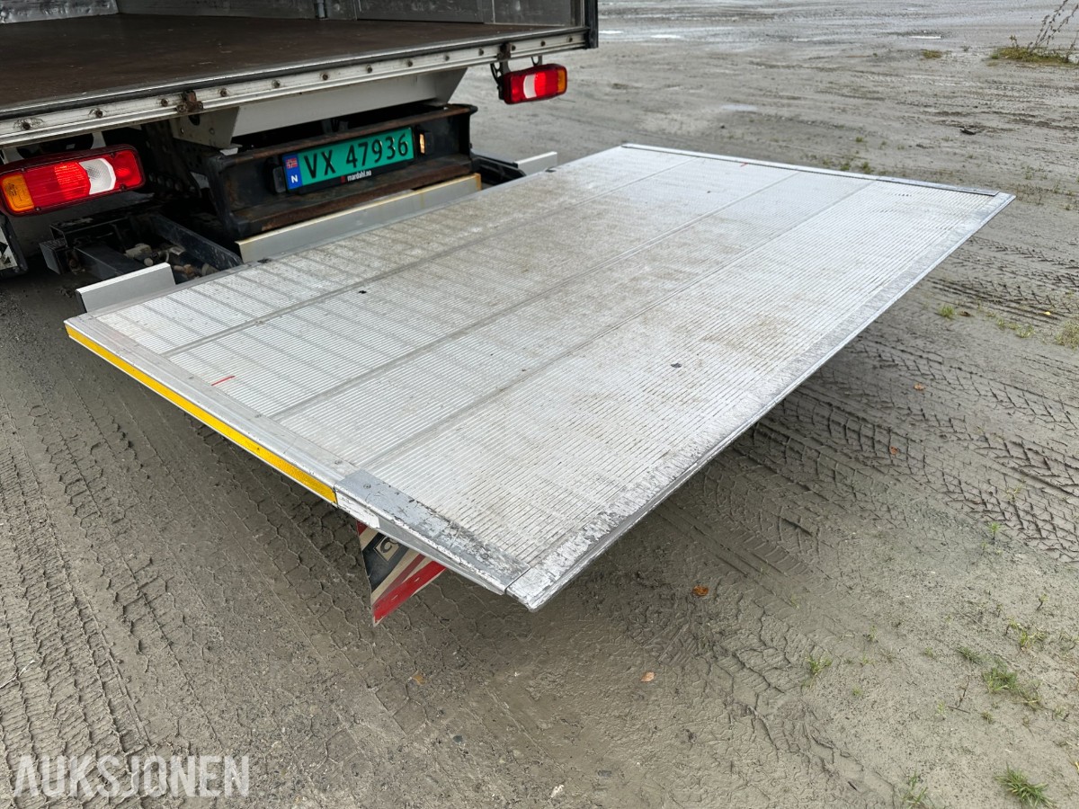 2022 Iveco Daily 35S16 skapbil, 8 paller, bakløfter, varme i skap
