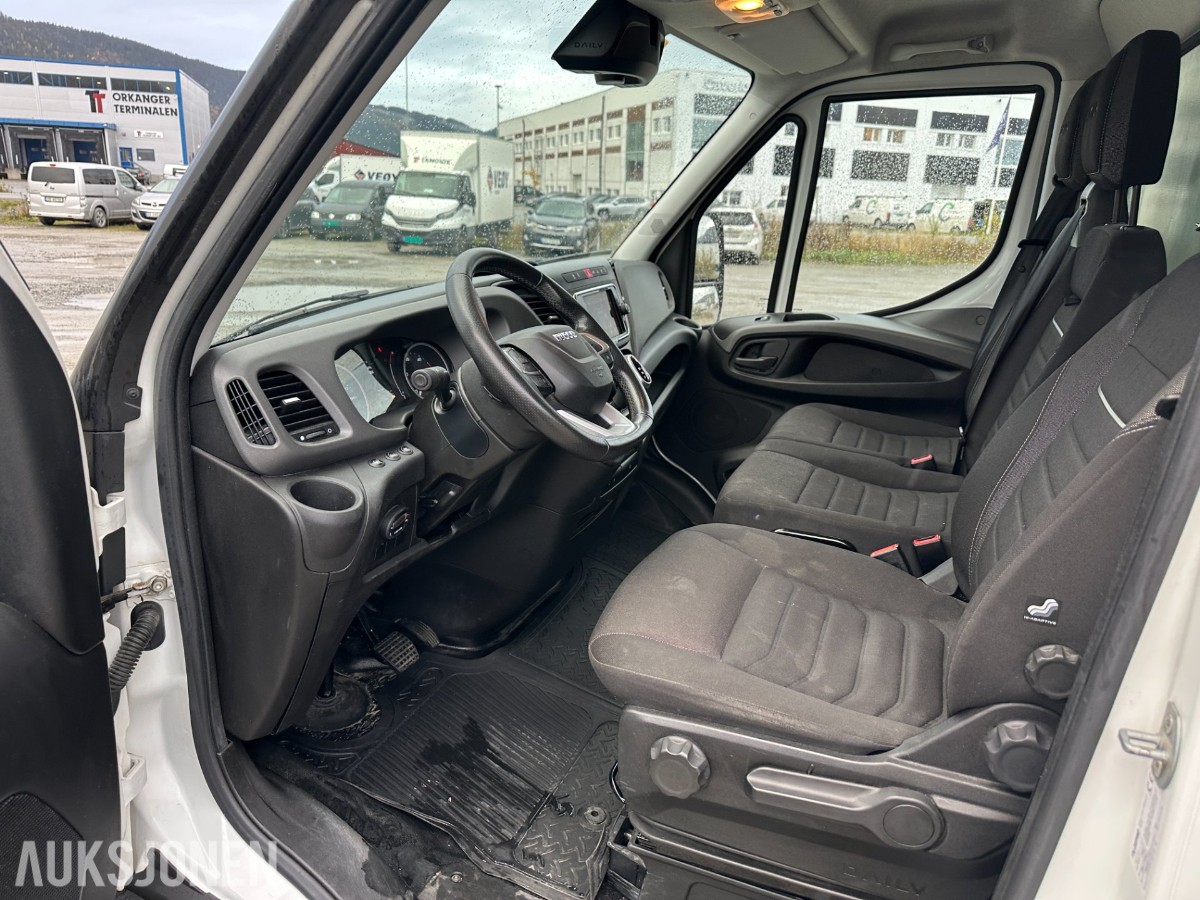 2022 Iveco Daily 35S16 skapbil, 8 paller, bakløfter, varme i skap