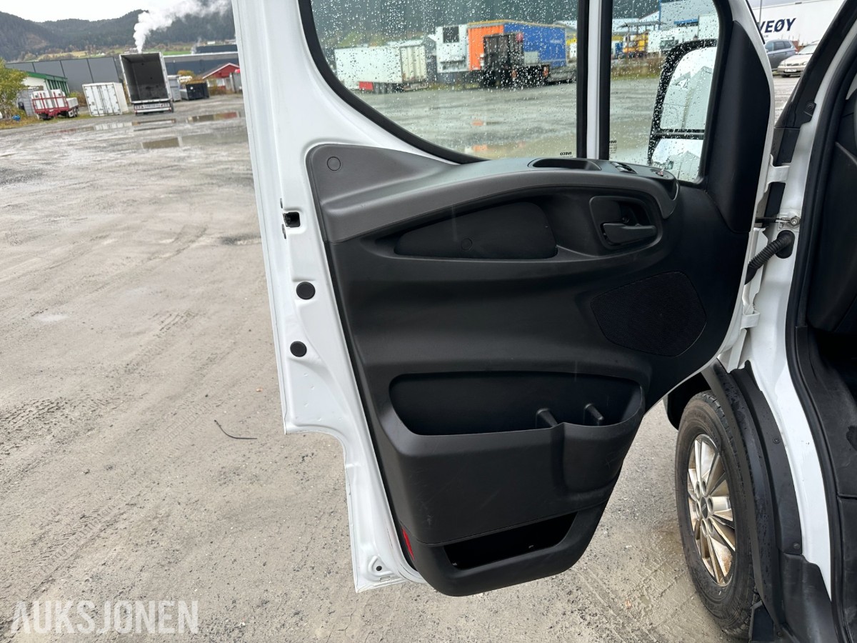 2022 Iveco Daily 35S16 skapbil, 8 paller, bakløfter, varme i skap