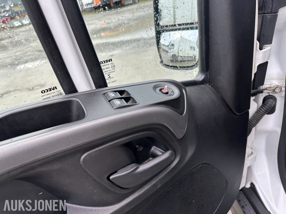 2022 Iveco Daily 35S16 skapbil, 8 paller, bakløfter, varme i skap