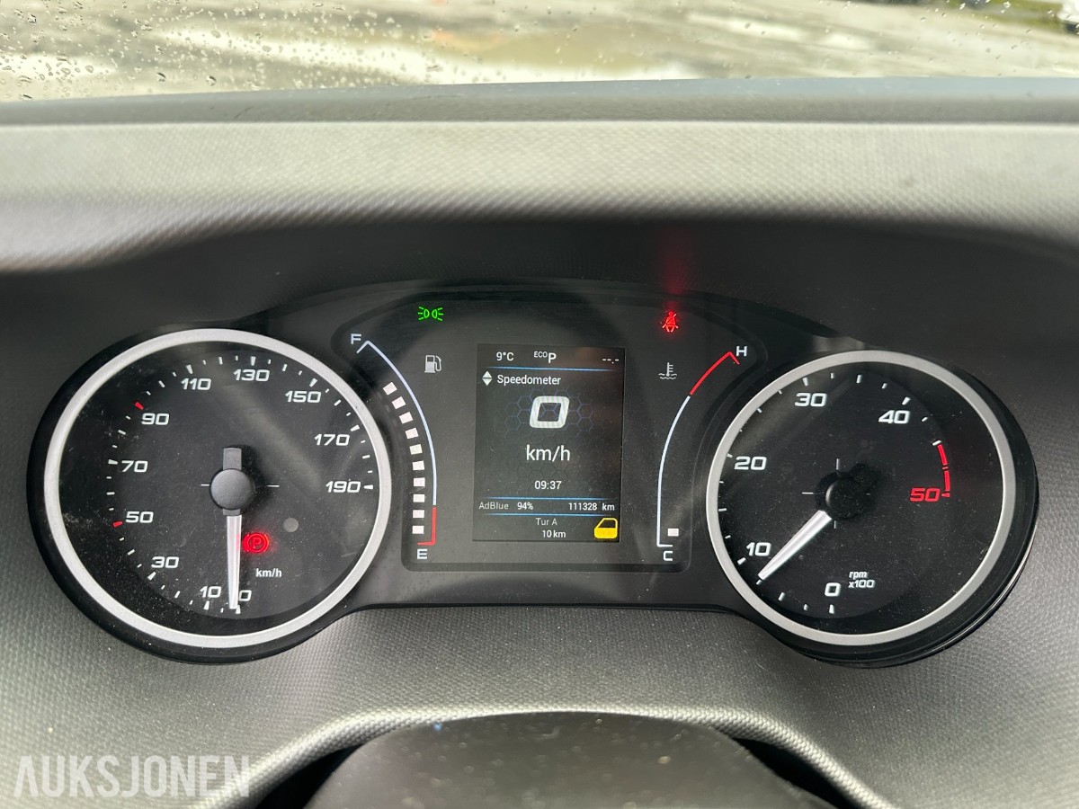 2022 Iveco Daily 35S16 skapbil, 8 paller, bakløfter, varme i skap