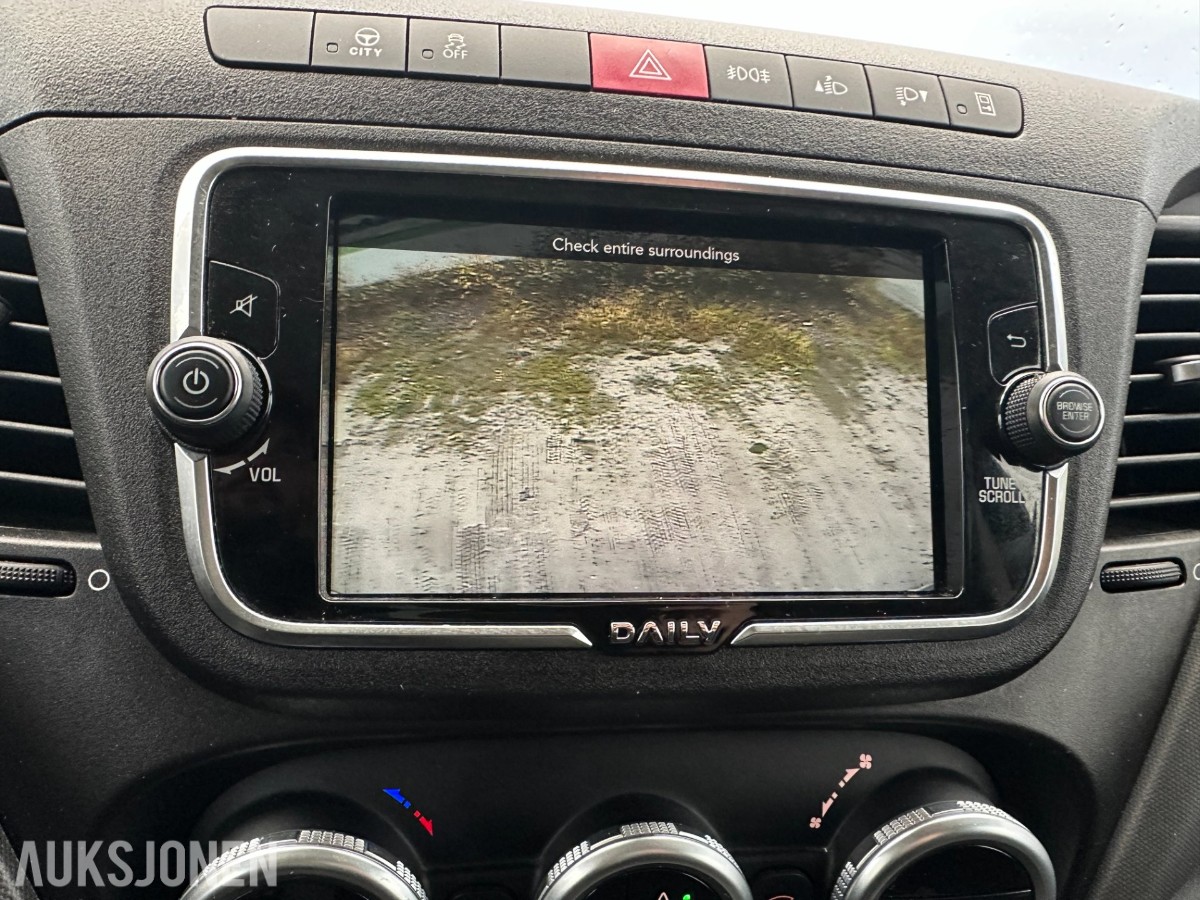 2022 Iveco Daily 35S16 skapbil, 8 paller, bakløfter, varme i skap