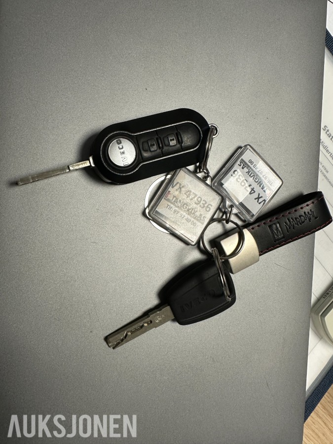 2022 Iveco Daily 35S16 skapbil, 8 paller, bakløfter, varme i skap