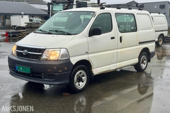 2011 Toyota HiAce 2.5-117 D 4WD - Hengerfeste - 3-seter - Eu-godkjent til 05/27 - Km: 133707