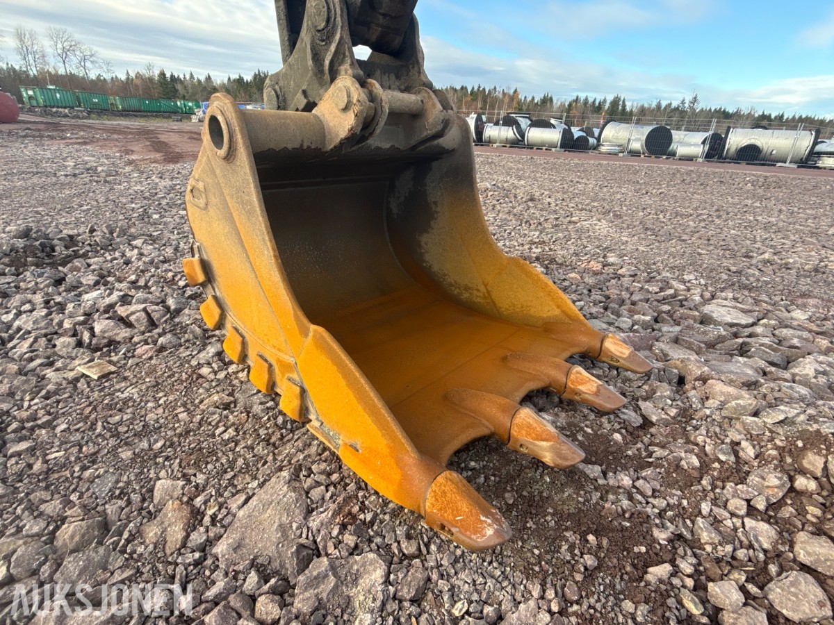 2008 Komatsu PC200LC-8 beltegraver med graveskuff og sentralsmørin