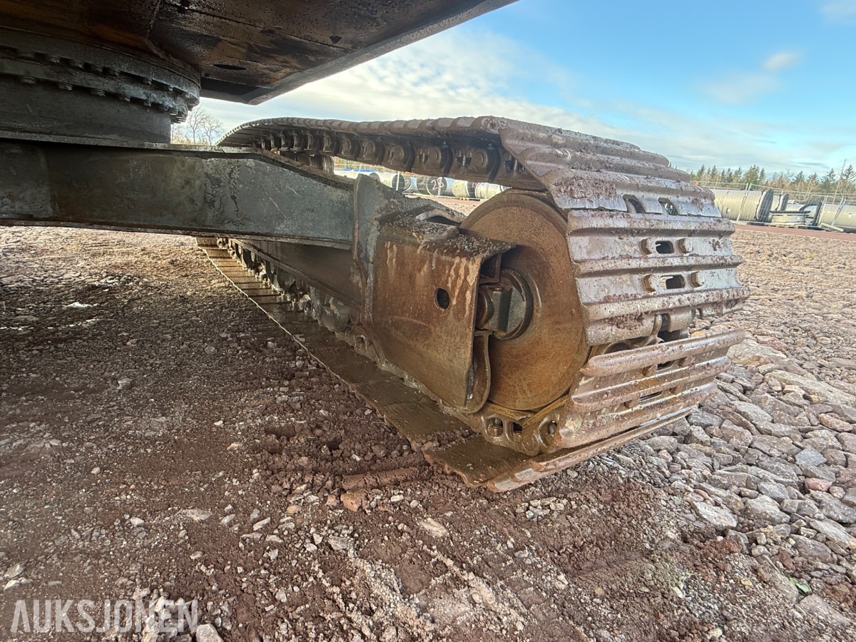 2008 Komatsu PC200LC-8 beltegraver med graveskuff og sentralsmørin