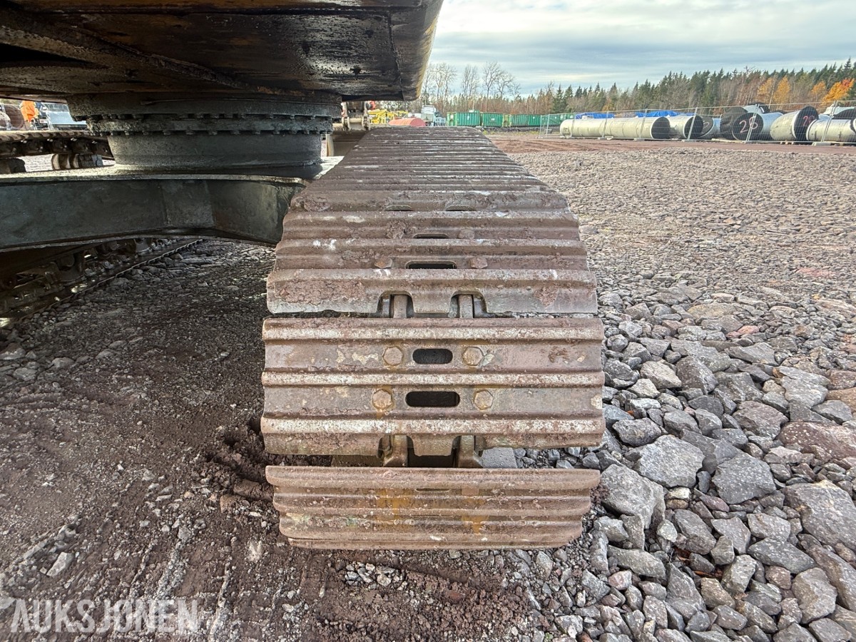 2008 Komatsu PC200LC-8 beltegraver med graveskuff og sentralsmørin