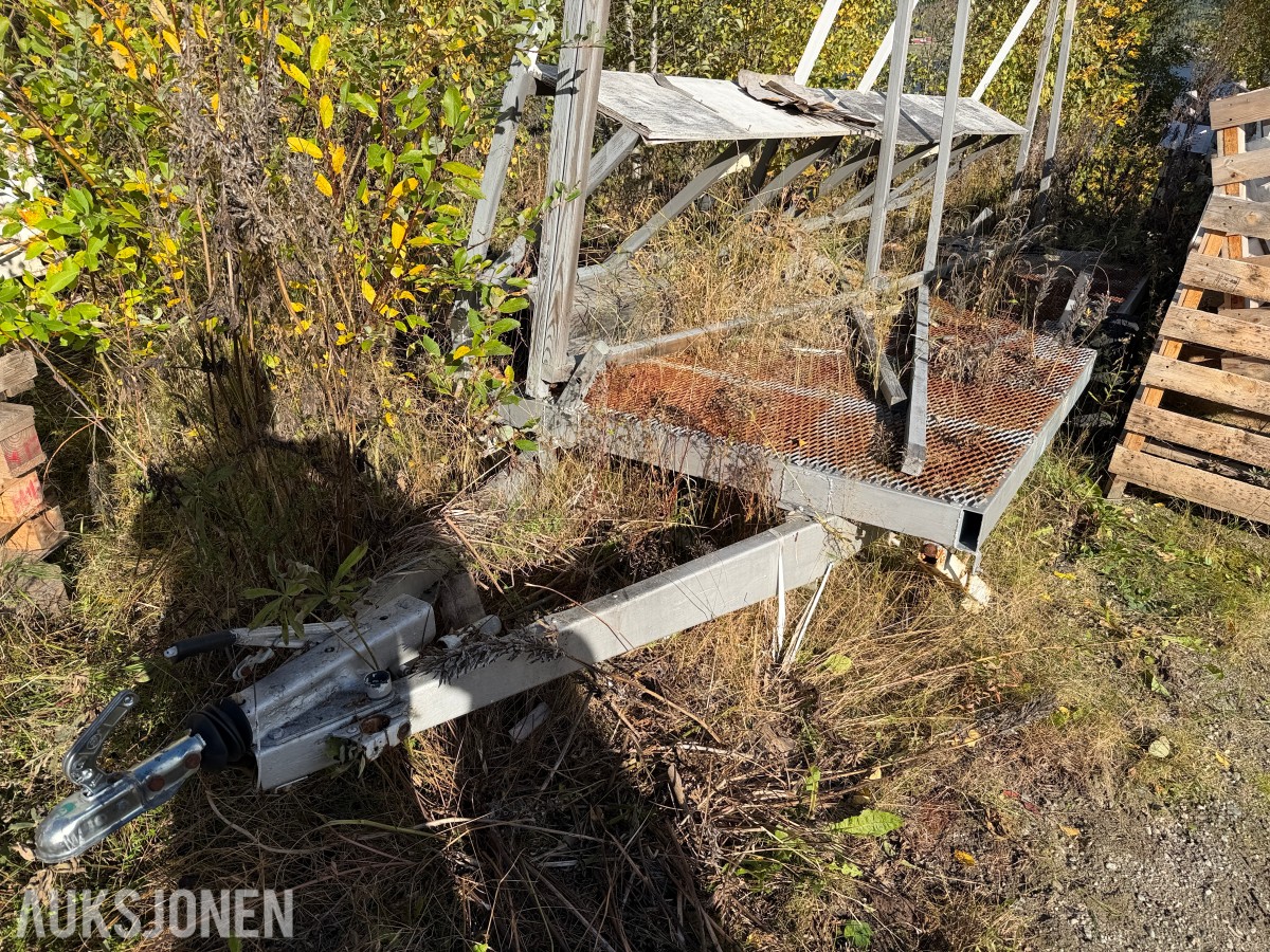 Uregistrert varehenger - hjemmelaget ca. 160x445 lasteareal