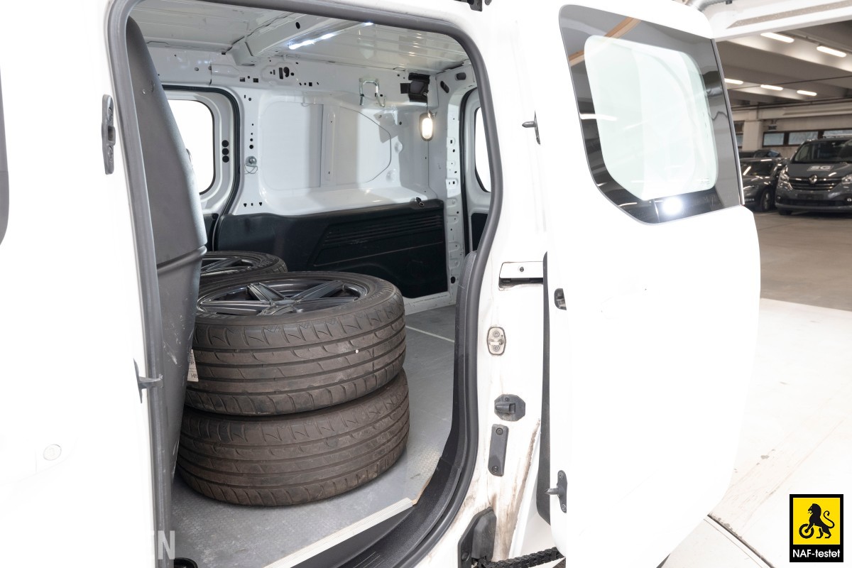 2021 Peugeot Partner 1,5 D 130HK L2 AUT CRUISE SKYVEDØRER PARK.SENSORER