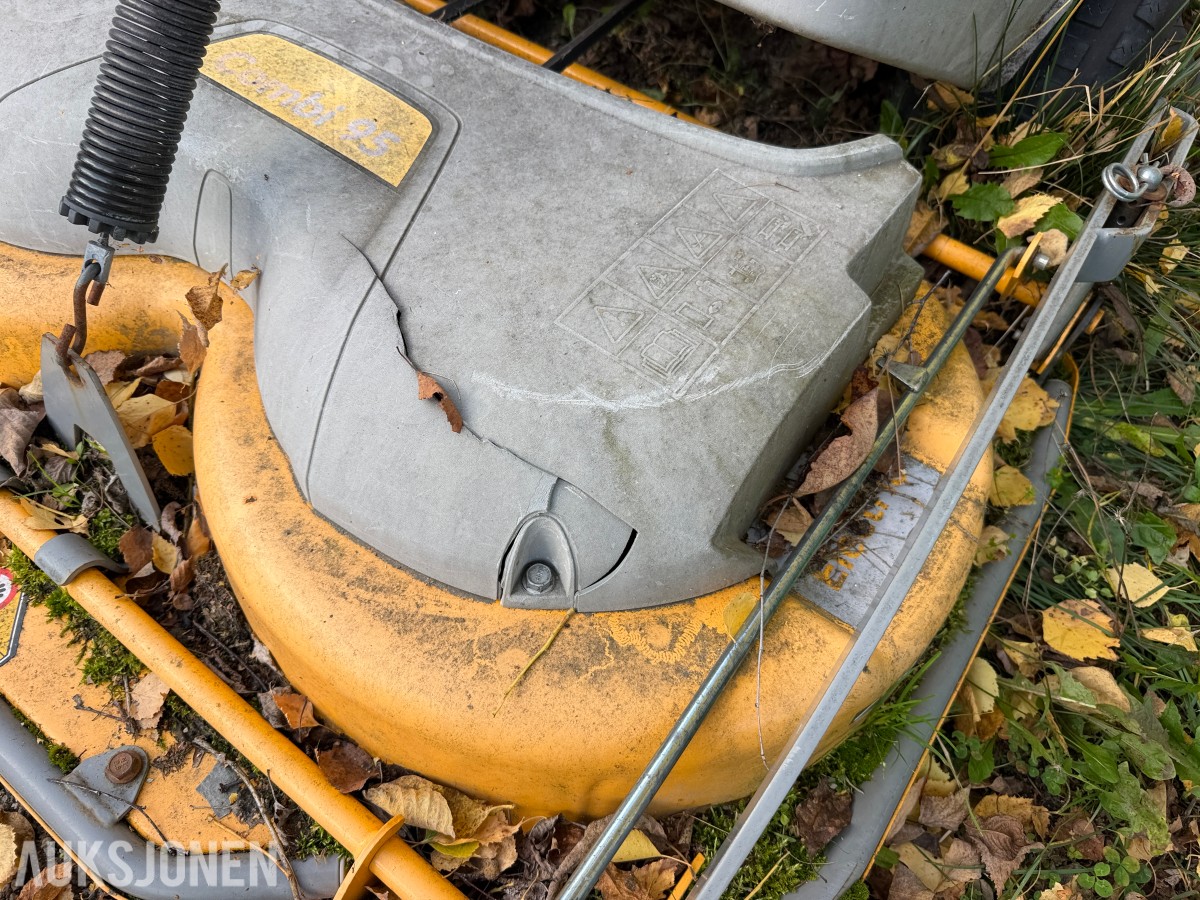Stiga Park 123 HST Sitteklipper med frontmontert klippeaggregat