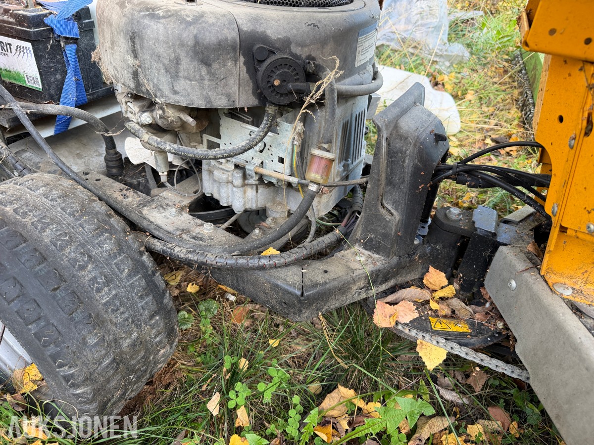 Stiga Park 123 HST Sitteklipper med frontmontert klippeaggregat