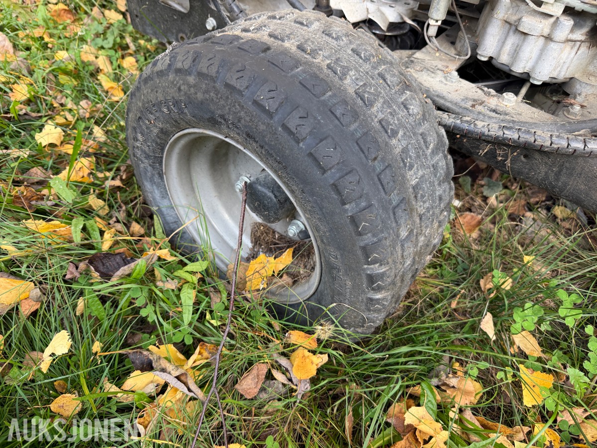 Stiga Park 123 HST Sitteklipper med frontmontert klippeaggregat