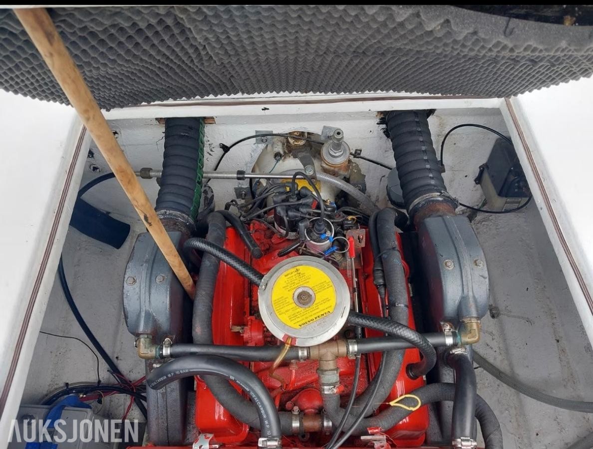 Smuggler med en Chevrolet small block 305 medfølger registrert henger