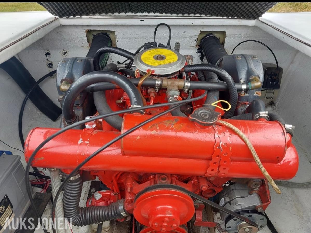 Smuggler med en Chevrolet small block 305 medfølger registrert henger
